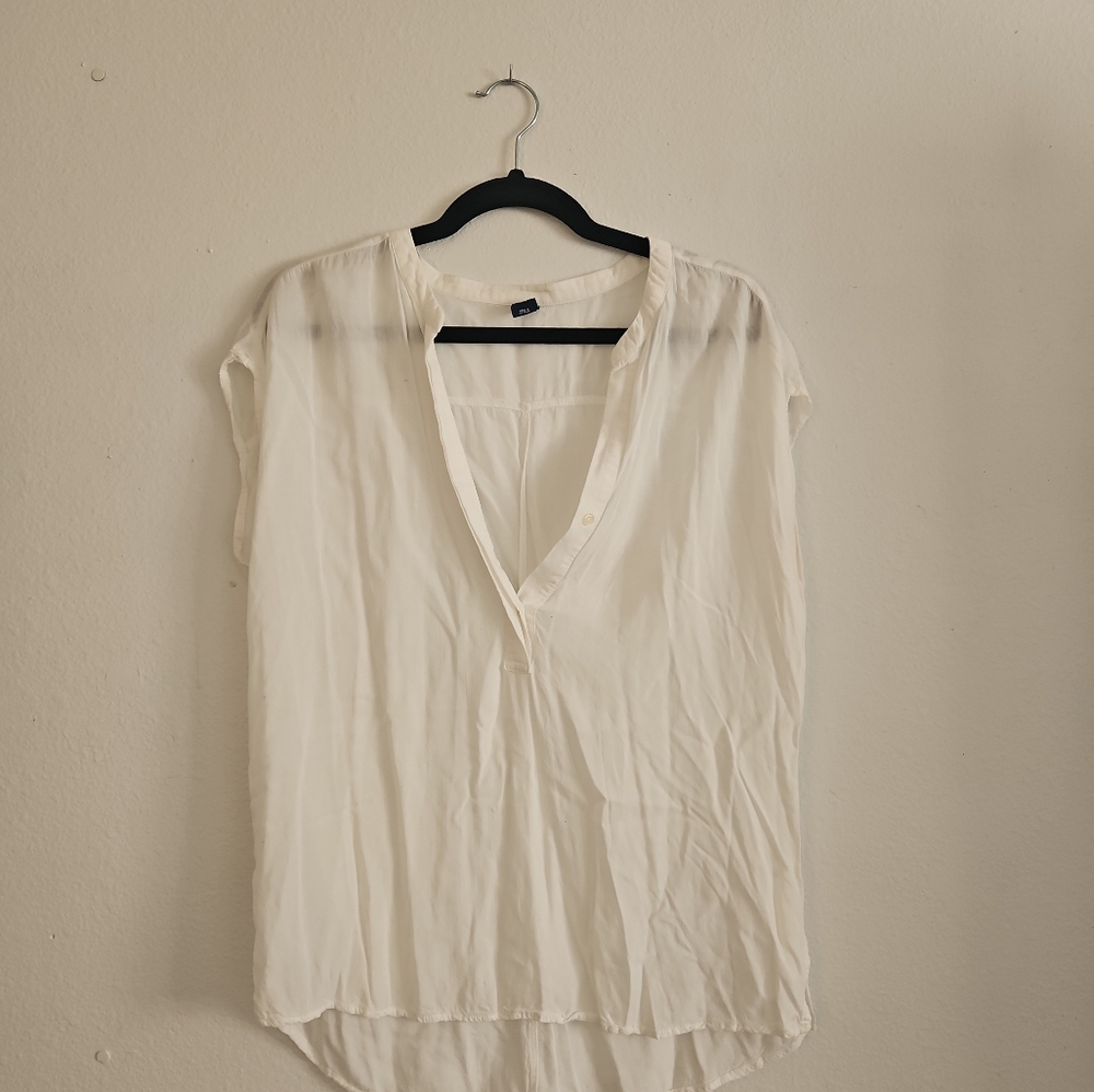 White sleeveless top by Old Navy